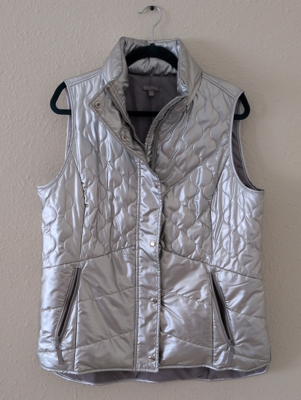 T By Talbot’s Silver Puffer Vest With Hood Size Large